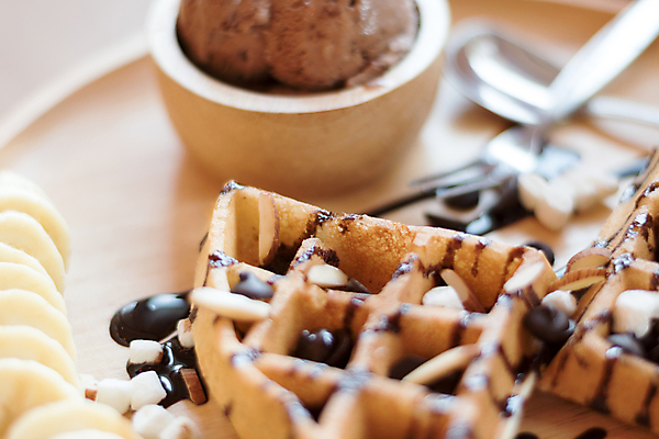 포토 JPG 해외이미지 접시 음식 백그라운드 오렌지 과일 딸기 디저트 건강 사람없음 목재 빨간색 갈색 과자 초콜릿 얼음 식사 침묵 빵집 우유 가을 흰색 신선 황금 달콤 맛 아침식사 정상 설탕 굽기 먹기 크림 정사각형 벨기에 시럽 와플 내추럴 점심식사 페스츄리 핸드메이드 캐러멜 해외202004 해외포토 자연요소 도형 나무 식기 계절 빵 컬러 컨셉 재료 모션 유제품 상점 소리 구이 서유럽 파일형식 이미지허브