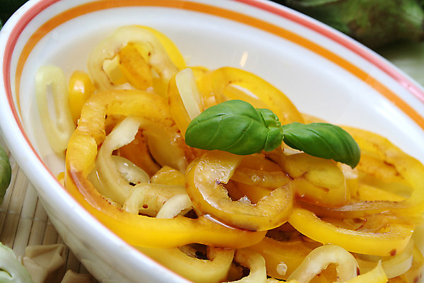 포토 JPG 해외이미지 음식 채소 파프리카 건강 사람없음 식사 저녁식사 샐러드 신선 바질 점심식사 채식주의자 해외202004 해외포토 채식 파일형식 이미지허브