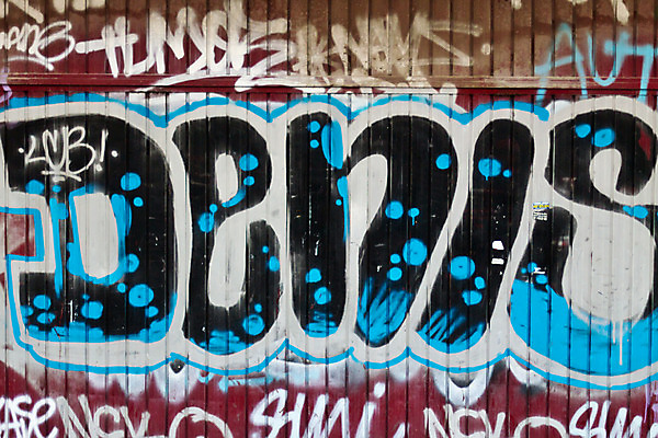 포토 JPG 해외이미지 디자인 외관 유럽 벽 백그라운드 패턴 일러스트 텍스트 벽지 거리 흑백 미술 사람없음 빨간색 파란색 검은색 페인트 흐름 흰색 표현 도시 점 얼룩 거친 떨어짐 그래피티 큼 질감 분무기 그런지 마드리드 엘리먼트 옛날 차고 스타일 해외202004 해외포토 나라 컬러 컨셉 무늬 문화예술 촬영기법 낙서 크기 그림 파일형식 이미지허브