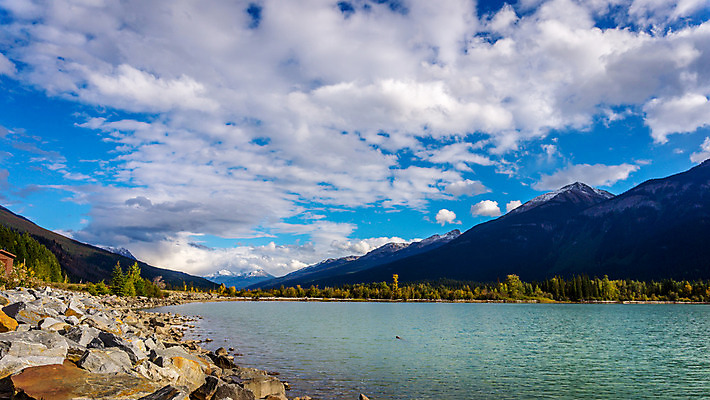 포토 JPG 해외이미지 동물 구름 계절 공원 호수 여행 자연 하늘 산 뿔 사람없음 야외 초록색 물 파란색 달러 가을 황무지 숲 황소 사냥 암초 내추럴 절정 해외202004 해외포토 자연요소 공공시설 컬러 돈 소 생태계 파일형식 이미지허브