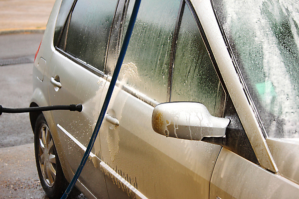 포토 JPG 해외이미지 창문 자동차 유리 사람없음 야외 물 빛 젖음 흐름 물방울 역 빨래 청소 서비스 비누 분무기 호스 청소부 스플래쉬 해외202004 해외포토 자연요소 직업 육상교통 컨셉 가사 교통시설 재질 위생용품 파일형식 이미지허브