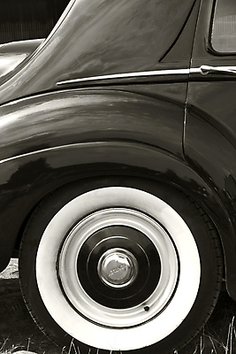 포토 JPG 해외이미지 자동차 흑백 사람없음 수확 바퀴 작업실 자르기 박물관 꼬리 타이어 니스 옛날 자동 해외202004 해외포토 육상교통 농업 모션 촬영기법 파일형식 이미지허브