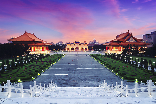 포토 JPG 해외이미지 나무 아시아 종교 전통문화 벽 여행 건축양식 하늘 지붕 조명 중국문화 사람 사람없음 건물 관광지 여행객 계단 정원 중국 황혼 일몰 새벽 궁전 추위 도시 사찰 야간 대만 박물관 대문 과거 기념물 단계 랜드마크 명승지 블러 웅장함 해외202004 해외포토 자연요소 식물 동양문화 전통 건축물 건축 나라 문화 외국문화 컨셉 고건축 종교건축 풍경 문 노을 파일형식 이미지허브