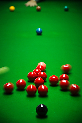 포토 JPG 해외이미지 스포츠 분홍색 백그라운드 공 놀이 탁자 프레임 실내 취미 사람없음 빨간색 초록색 파란색 빛 세트 컬러풀 반사 갈색 노란색 검은색 경쟁 장비 게임 흰색 그룹 당구 클럽 신호 단절 여의주 해외202004 해외포토 컬러 가구 컨셉 내부 구기 파일형식 이미지허브