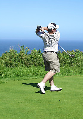 포토 JPG 해외이미지 식물 백인 직업 남자 스포츠 바다 신발 셔츠 골프 바지 자연 놀이 하늘 한명 풍경 취미 야외 초록색 물 여름 운전 게임 운전사 골퍼 목표 큼 강의 연습 그네 클럽 슛 골프티 때리기 스트라이크 운동가 타격 페어웨이 플레이어 카피스페이스 해외202004 해외포토 자연요소 서양인 1 계절 컬러 컨셉 상의 모션 하의 운동선수 골프용품 사람 구기 공백 크기 생태계 파일형식 이미지허브