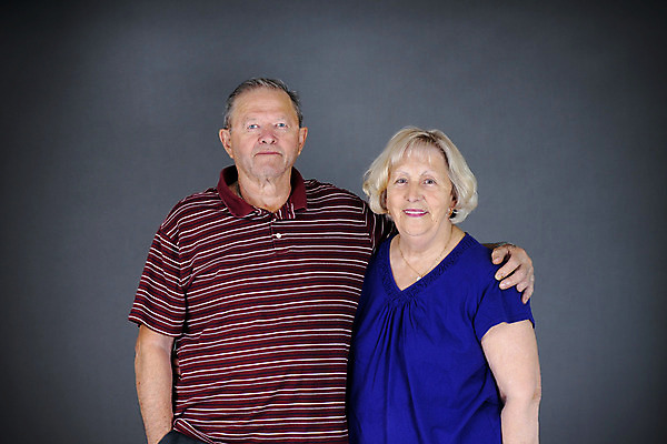 포토 JPG 해외이미지 커플 할아버지 행복 감정 할머니 얼굴 결혼 엄마 남편 건강 웃음 사람 두명 흰색 표현 아내 유머 비네팅 내추럴 고립 옛날 진짜 해외202004 해외포토 여자 노년 남자 컬러 가족 관계 촬영기법 표정 이벤트 신체부위 파일형식 이미지허브