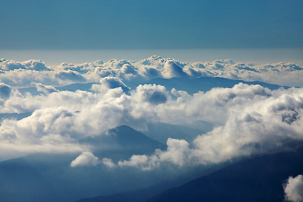 포토 JPG 해외이미지 구름 선 여행 자연 하늘 날씨 산 거리 파노라마 그림자 풍경 사람없음 야외 빛 환경 맑음 하이킹 프랑스 안개 순수 언덕 알프스 장면 부드러움 지역 프랑스어 뿌연 산맥 해외202004 해외포토 자연요소 문자 유럽 컨셉 레저 촬영기법 감각 생태계 파일형식 이미지허브
