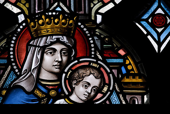 포토 JPG 해외이미지 종교 음료 창문 유리 사람없음 장식 컬러풀 성당 교회 금속 성경 얼룩 역사 빛망울 해외202004 해외포토 컬러 종교용품 종교건축 재질 빛 파일형식 이미지허브