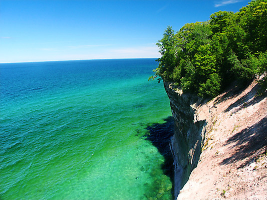 포토 JPG 해외이미지 호수 벽 하늘 풍경 경사 사람없음 물 여름 맑음 미국 침묵 바위 큼 암초 북쪽 서식지 우수 전국 터키석 해외202004 해외포토 자연요소 계절 북아메리카 날씨 소리 돌_바위 크기 보석 방향 절기 파일형식 이미지허브