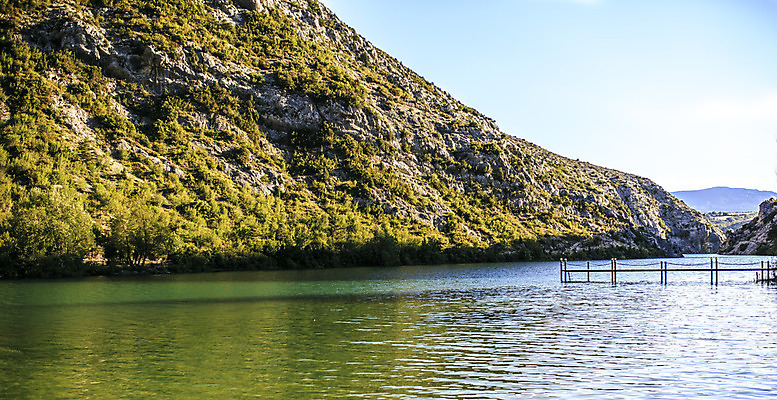 포토 JPG 해외이미지 구름 계절 공원 호수 여행 백그라운드 자연 하늘 표면 날씨 산 풍경 사람없음 야외 초록색 물 여름 파란색 강 반사 맑음 봄 등산 시골 신선 스페인 숲 큼 순수 언덕 알프스 스카이라인 보호구역 절정 수평선 해외202004 해외포토 자연요소 공공시설 유럽 컬러 컨셉 트래킹 크기 생태계 구역 파일형식 이미지허브
