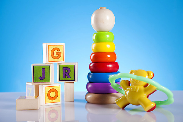 포토 JPG 해외이미지 영어 실내 사람없음 장난감 아기용품 고리던지기 나무블록 해외202004 해외포토 문자 내부 목재 블록 던지기 오브젝트 파일형식 이미지허브