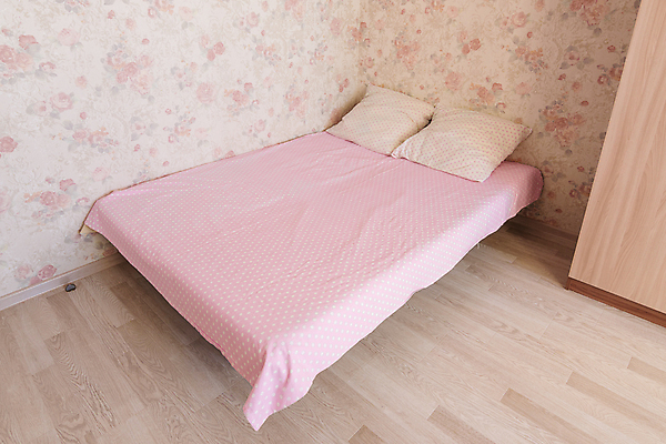 포토 JPG 해외이미지 디자인 가구 거실 베개 호텔 부동산 새로움 아파트 주택 사람없음 내부 소파 침실 방 침대 작음 더블 예산 임대 표준 합판 호스텔 스타일 개조 해외202004 해외포토 생활용품 컨셉 의자 침구 숙소 건물 경제 재산 크기 파일형식 이미지허브