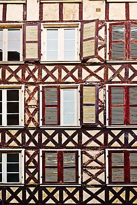 포토 JPG 해외이미지 전통 라이프스타일 외관 유럽 문화 벽 건축양식 창문 유리 벽돌 거리 주택 프레임 사람없음 야외 목재 장식 프랑스 수확 도시 오픈 중세 역사 재산 클래식 가난 지중해 타운 셔터 프랑스어 옛날 스타일 해외202004 해외포토 나무 문자 건축 나라 바다 컨셉 농업 재료 재질 건물 생활 금융 파일형식 이미지허브