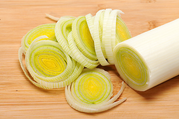 포토 JPG 해외이미지 음식 줄기 조각 백그라운드 농업 다이어트 채소 재료 부분 자연 탁자 양파 건강 요리 사람없음 목재 초록색 노란색 샐러드 껍질 흰색 신선 반지 원형 칼 맛 수프 자르기 상쾌 유기농 날것 슬라이스 냄새 뿌리 부추 고립 숙성 해외202004 해외포토 도형 나무 식물 웰빙 감정 산업 컬러 가구 컨셉 장신구 모션 생태계 파일형식 이미지허브