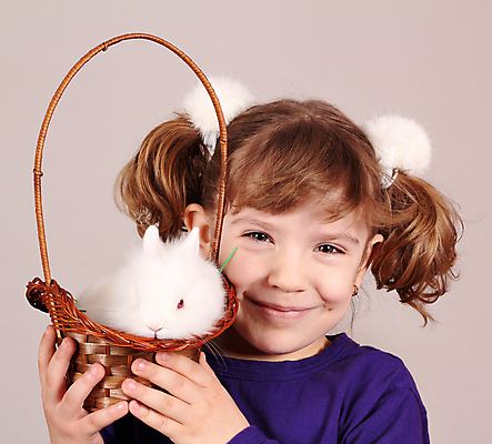 포토 JPG 해외이미지 동물 어린이 한명 반려동물 토끼 모피 난쟁이 해외202004 해외포토 1 포유류 사람 파일형식 이미지허브