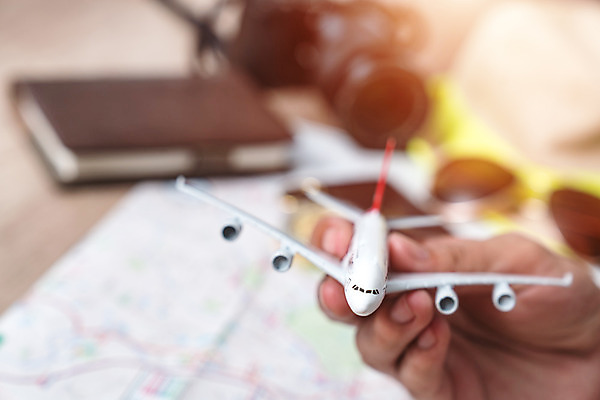 포토 JPG 해외이미지 바다 여행 백그라운드 컨셉 지도 비즈니스 교통시설 휴가 비행기 사람 사람없음 여름 세계 여행객 공항 나침반 여권 목업 해외202004 해외포토 계절 교통 항공교통 대중교통 시설 파일형식 이미지허브