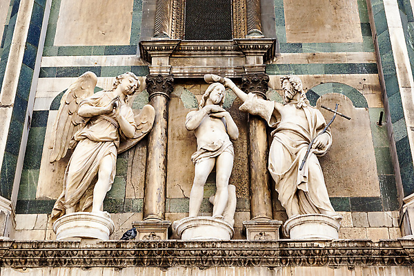 포토 JPG 해외이미지 전통 여행 십자가 날개 사람없음 조각상 성당 교회 이탈리아 천주교 대성당 로마네스크 토스카나 해외202004 해외포토 유럽 종교 종교건축 건물 조형물 파일형식 이미지허브