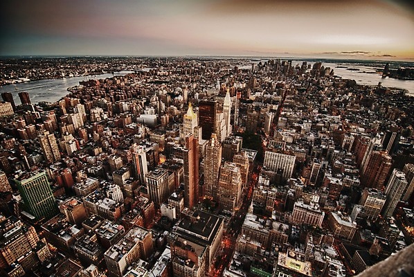 포토 JPG 해외이미지 여행 백그라운드 비즈니스 건축양식 전등 새로움 아파트 파노라마 풍경 사람없음 건물 금융 빛 강 도시풍경 사무실 반사 항구 고층빌딩 미국 황혼 일몰 새벽 도시 시간 전철 야간 저녁 정사각형 수로 엽서 타운 대도시 스카이라인 맨해튼 제국 허드슨강 해외202004 해외포토 자연요소 도형 건축물 건축 육상교통 컨셉 북아메리카 교통시설 조명 대중교통 주택 촬영기법 빌딩 경제 노을 편지 뉴욕 파일형식 이미지허브