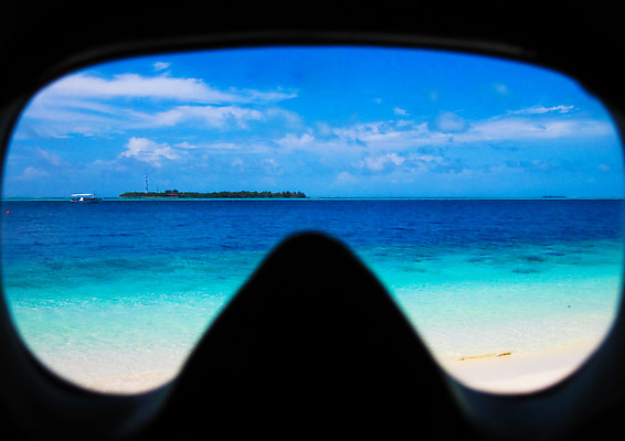 포토 JPG 해외이미지 구름 손 안경 모래 스포츠 바다 섬 여행 자연 하늘 추상 휴가 휴식 고글 가면 풍경 취미 사람없음 가로 물 여름 햇빛 태양 여행객 수중 수영 침묵 장비 스노클링 가장자리 플라스틱 다이빙 장면 고무 몰디브 추적 해외202004 해외포토 자연요소 잡화 계절 아시아 컨셉 무늬 모션 재질 사람 신체부위 소리 수상스포츠 둘레 생태계 수중스포츠 파일형식 이미지허브