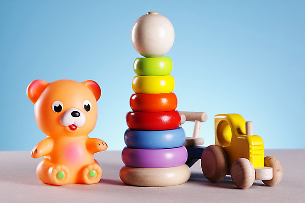 포토 JPG 해외이미지 실내 사람없음 장난감 곰인형 아기용품 장난감자동차 동물인형 고리던지기 해외202004 해외포토 인형 내부 던지기 오브젝트 파일형식 이미지허브