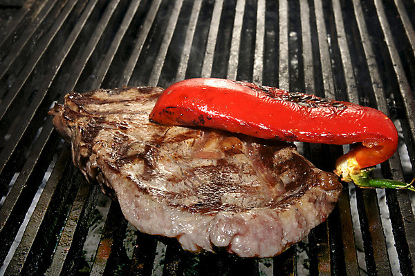 포토 JPG 해외이미지 접시 음식 다이어트 채소 건강 육류 스테이크 요리 사람 사람없음 빨간색 초록색 갈색 노란색 식당 와인 식사 저녁식사 소고기 흰색 신선 맛 그릴 바비큐 자르기 먹기 레시피 프랑스어 점심식사 단백질 등심 해외202004 해외포토 문자 식기 컬러 컨셉 식재료 모션 주방용품 주류 서양음식 상점 영양소 파일형식 이미지허브