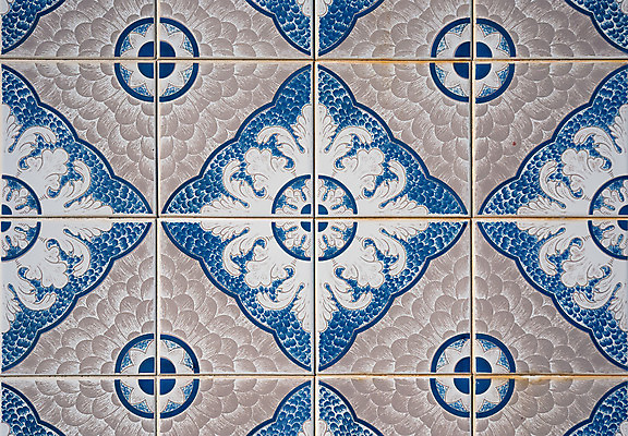 포토 JPG 해외이미지 전통 디자인 백그라운드 패턴 추상 미술 사람없음 장식 빨간색 초록색 파란색 컬러풀 페인트 손상 수확 업무 판넬 도자기 역사 혼합 포르투갈 타일 묘사 질감 복고 정사각형 모자이크 수공예 리스본 섞기 옛날 중고 규칙적 해외202004 해외포토 도형 유럽 컬러 컨셉 무늬 농업 문화예술 작업 공예 파일형식 이미지허브