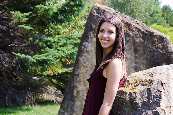 포토 JPG 해외이미지 백인 학생 공원 여자 행복 대학생 한명 미소 사람 야외 10대 카피스페이스 해외202004 해외포토 서양인 1 공공시설 감정 청소년 표정 공백 파일형식 이미지허브