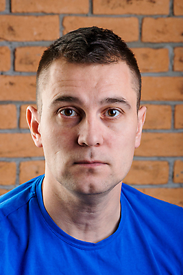 포토 JPG 해외이미지 백인 모델 1 라이프스타일 응시 남자 행복 얼굴 벽 백그라운드 비즈니스 성공 벽돌 한명 서기 사람 성인 야외 유행 표현 도시 자신감 만족 긍정 개성 혼자 유일 해외202004 해외포토 서양인 시선 감정 컨셉 모션 생활 신체부위 파일형식 이미지허브