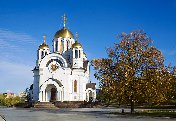 포토 JPG 해외이미지 모양 나무 구름 전통 외관 기독교 종교 문화 여행 십자가 건축양식 하늘 양파 사람없음 야외 건물 세로 파란색 빛 노란색 성당 교회 가을 영혼 심볼 만족 러시아 되감기 멀티 스타일 해외202004 해외포토 자연요소 식물 건축물 계절 건축 감정 유럽 컬러 채소 종교건축 파일형식 이미지허브