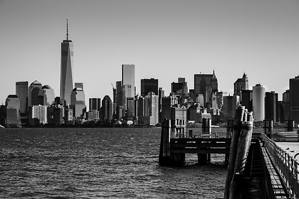 포토 JPG 해외이미지 선 섬 여행 비즈니스 하늘 휴가 새로움 아파트 파노라마 사람없음 건물 물 빛 강 도시풍경 탑 항구 검은색 고층빌딩 미국 자유 흰색 도시 재산 전철 바쁨 스카이라인 리빙 맨해튼 제국 진짜 허드슨강 해외202004 해외포토 자연요소 건축물 육상교통 컬러 컨셉 북아메리카 교통시설 대중교통 주택 촬영기법 풍경 빌딩 금융 뉴욕 파일형식 이미지허브