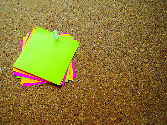 포토 JPG 해외이미지 디자인 종이 벽 백그라운드 비즈니스 통신 사람없음 컬러풀 사무실 노란색 쪽지 공백 정보 흰색 발표 메시지 심볼 사인 준비 코르크 공지사항 패드 과부하 어려움 조언 혼란 많음 해외202004 해외포토 컬러 컨셉 파일형식 이미지허브