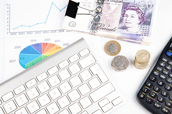 포토 JPG 해외이미지 직업 종이 백그라운드 돈 비즈니스 탁자 그래프 직장 사람없음 금융 경제 사무실 동전 자료 계산기 성장 흰색 키보드 업무 작업 시장 재산 주식 책상 분석 보고서 투자 세금 수입 회계사 해외202004 해외포토 컬러 가구 컨셉 회사 문구용품 장비 파일형식 이미지허브