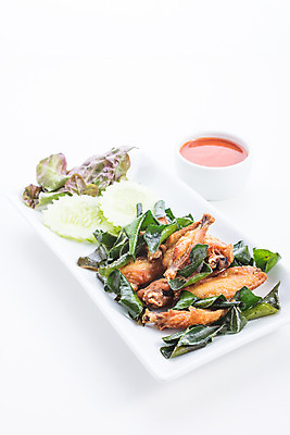 포토 JPG 해외이미지 접시 음식 조각 날개 채소 파슬리 건강 육류 돼지고기 스테이크 요리 사람없음 가로 빨간색 식사 저녁식사 치킨 당근 샐러드 튀김 흰색 신선 그릴 상추 바비큐 굽기 먹기 허브 향신료 칼로리 빵가루 송아지고기 식욕 해외202004 해외포토 식물 식기 컬러 식재료 모션 주방용품 뿌리채소 서양음식 구이 닭고기요리 향미료 파일형식 이미지허브