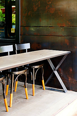 포토 JPG 해외이미지 디자인 커피 의자 탁자 바닥 주택 사람없음 내부 목재 장식 빨간색 갈색 상점 검은색 해외202004 해외포토 나무 음료 컬러 가구 재료 건물 파일형식 이미지허브