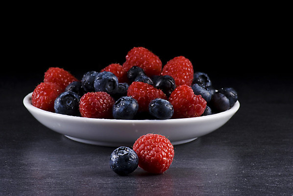 포토 JPG 해외이미지 계절 열매 음식 백그라운드 다이어트 과일 재료 자연 디저트 건강 씨앗 사람없음 빨간색 여름 파란색 쌓기 정원 검은색 신선 달콤 맛 먹기 상쾌 유기농 블루베리 산딸기 블랙베리 내추럴 고립 섞기 숙성 채식주의자 해외202004 해외포토 식물 웰빙 감정 컬러 컨셉 모션 생태계 채식 파일형식 이미지허브