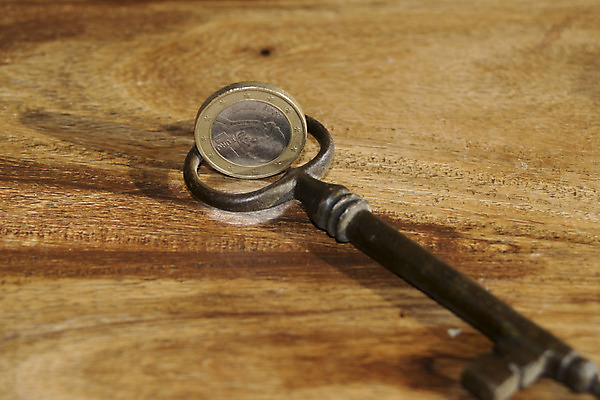 포토 JPG 해외이미지 돈 비즈니스 사람없음 금융 경제 펼침 유로 비즈니스맨 투자 해외202004 해외포토 남자 모션 직장인 재산 파일형식 이미지허브