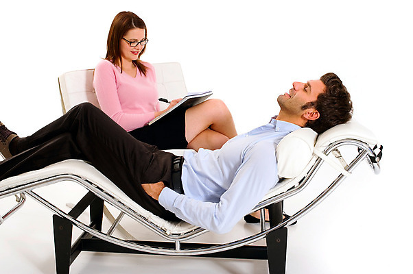 포토 JPG 해외이미지 백인 직업 라이프스타일 실내 사람 앉기 성인 두명 치마 눕기 약 환자 의사 기록 거짓말 정신과의사 해외202004 해외포토 서양인 의학 모션 하의 내부 생활 의료진 파일형식 이미지허브