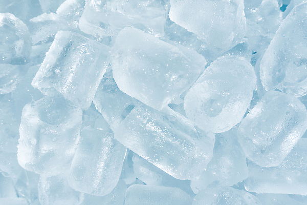 포토 JPG 해외이미지 스튜디오촬영 음료 사람없음 파란색 하이앵글 냉동 얼음 투명 액체 고체 카피스페이스 해외202004 해외포토 자연요소 뷰포인트 컬러 실내 공백 파일형식 이미지허브