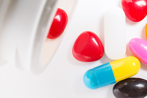포토 JPG 해외이미지 분홍색 건강 사람없음 빨간색 파란색 알약 약 노란색 고통 흰색 플라스틱 해외202004 해외포토 감정 컬러 의학 재질 파일형식 이미지허브
