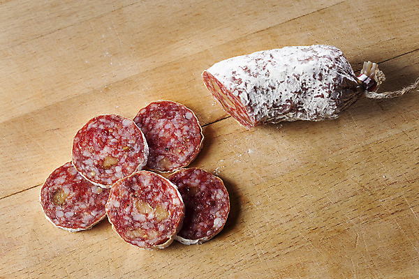 포토 JPG 해외이미지 음식 조각 백그라운드 건조 육류 돼지고기 요리 사람없음 목재 식사 이탈리아 흰색 시골 신선 원형 소시지 맛 아침식사 자르기 호두 훈제 프랑스어 곰팡이 살라미 해외202004 해외포토 도형 나무 문자 유럽 컬러 컨셉 식재료 재료 모션 견과류 가공식품 파일형식 이미지허브