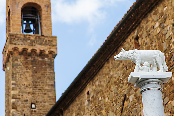 포토 JPG 해외이미지 여자 유럽 어린이 조각 하늘 엄마 미술 소년 사람없음 파란색 조각상 우주 마을 이탈리아 아기 도시 역사 로마 쌍둥이 형제 신화 늑대 로마인 옛날 전설 토스카나 해외202004 해외포토 남자 나라 컬러 포유류 가족 문화예술 사람 인종 조형물 파일형식 이미지허브