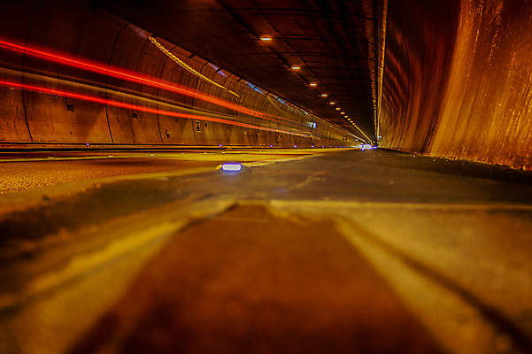 포토 JPG 해외이미지 도로 포즈 교통시설 모션 자동차 거리 사람없음 빛 고속도로 터널 야간 속도 블러 해외202004 해외포토 자연요소 길 육상교통 교통 시설 파일형식 이미지허브