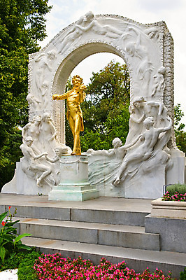 포토 JPG 해외이미지 나무 전통 공원 유럽 문화 음악 조각 꽃다발 여행 잎 패턴 건축양식 미술 사람 사람없음 건물 세로 초록색 조각상 라벨 공연 음악가 비엔나 오스트리아 황금 클래식 심볼 바이올린 활 청동 기념물 바이올리니스트 오페라 작곡가 해외202004 해외포토 식물 직업 건축물 공공시설 건축 꽃 나라 컬러 컨셉 무늬 현악기 문화예술 프레임 이벤트 조형물 연주자 파일형식 이미지허브