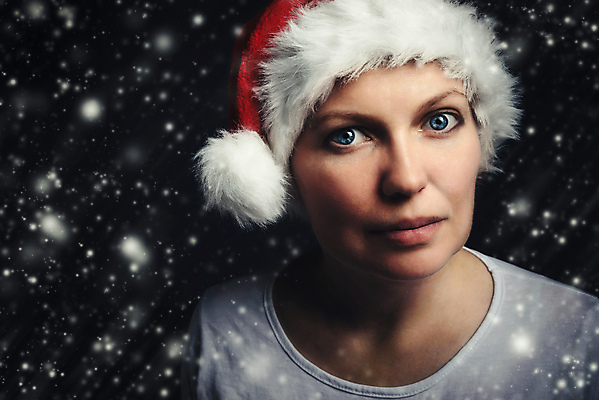 포토 JPG 해외이미지 백인 여자 행복 얼굴 크리스마스 겨울 휴가 한명 사람 성인 야외 산타클로스 평화 귀여움 기쁨 축하 야간 흥분 긍정 열광 폭설 해외202004 해외포토 자연요소 서양인 1 계절 기념일 감정 컨셉 눈_날씨 신체부위 자연재해 파일형식 이미지허브