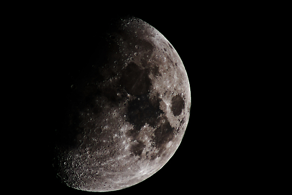 포토 JPG 해외이미지 사람없음 야외 회색 달 야간 해외202004 해외포토 자연요소 컬러 파일형식 이미지허브