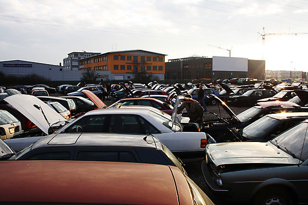 포토 JPG 해외이미지 산업 조각 자동차 사람없음 쌓기 환경 금속 재활용 손상 쓰레기 폐기물 철 버리기 부식 한조각 흙더미 낭비 찌그러짐 고물상 깨짐 생태학 옛날 철강 못생김 해외202004 해외포토 1 교육 육상교통 컨셉 모션 재질 흙 친환경 파일형식 더미 이미지허브