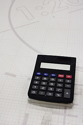 포토 JPG 해외이미지 디자인 백그라운드 컨셉 수업 아이디어 협상 사람없음 계산기 수학 작업실 계산 책상 레이아웃 해외202004 해외포토 교육 가구 비즈니스 교과목 문구용품 장비 파일형식 이미지허브