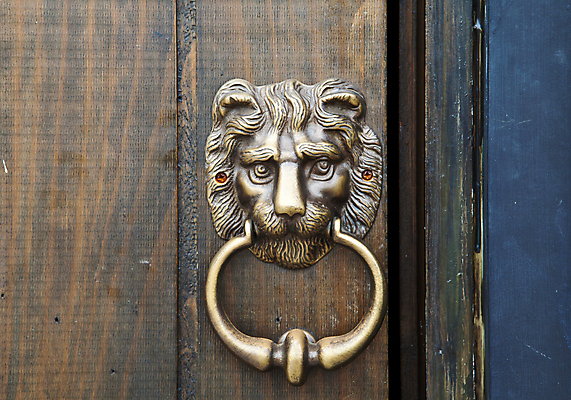 포토 JPG 해외이미지 전통 디자인 외관 유럽 문화 건축양식 출입구 거리 주택 손잡이 미술 사람없음 건물 목재 노란색 머리 문 금속 회색 프랑스 반지 도시 판넬 화려 역사 우아함 사자 묘사 질감 대문 지역 청동 환영 타운 노크 놋쇠 엘리먼트 옛날 스타일 해외202004 해외포토 나무 건축물 건축 나라 컬러 컨셉 재료 장신구 포유류 재질 문화예술 신체부위 파일형식 이미지허브