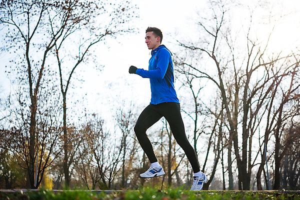 포토 JPG 해외이미지 라이프스타일 공원 남자 건강 한명 사람 성인 야외 달리기 조깅 운동 맑음 연습 성인남자한명만 해외202004 해외포토 1 공공시설 모션 날씨 생활 남자한명만 성인남자만 파일형식 이미지허브