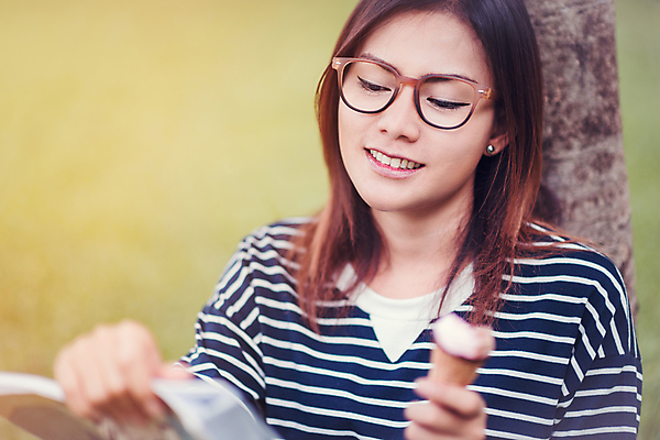 포토 JPG 해외이미지 나무 손 응시 공원 여자 교육 행복 아시아 안경 잎 자연 동화 휴가 휴식 아이스크림 요정 사랑 한명 사람 앉기 야외 책 초록색 여름 청춘 귀여움 정원 침묵 가을 주차 아래 먹기 읽기 그림 환상 해외202004 해외포토 식물 1 시선 잡화 계절 공공시설 감정 나라 컬러 컨셉 모션 디저트 신체부위 소리 방향 생태계 위치 파일형식 이미지허브